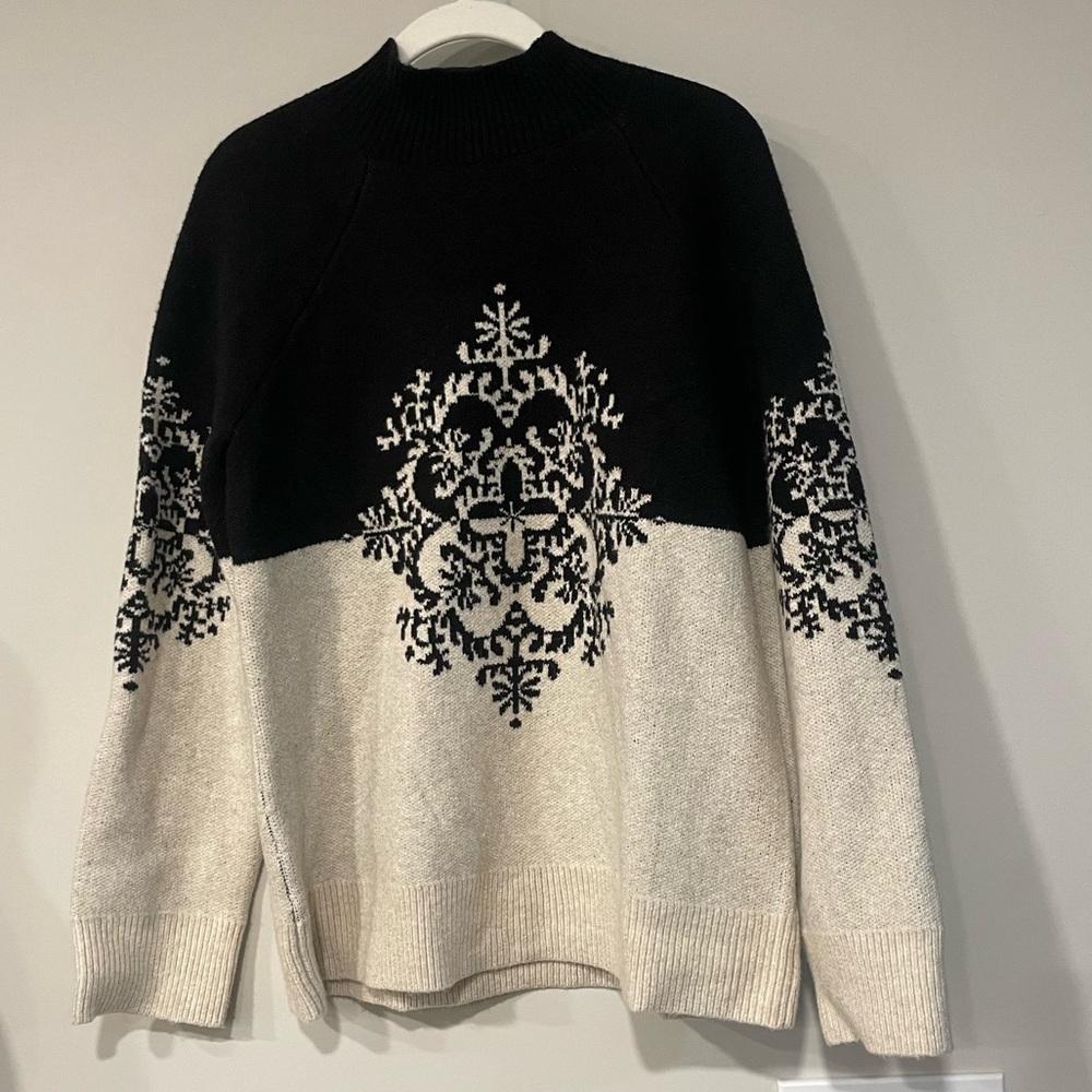 LOFT Black and Cream Snowflake Sweater Size Medium